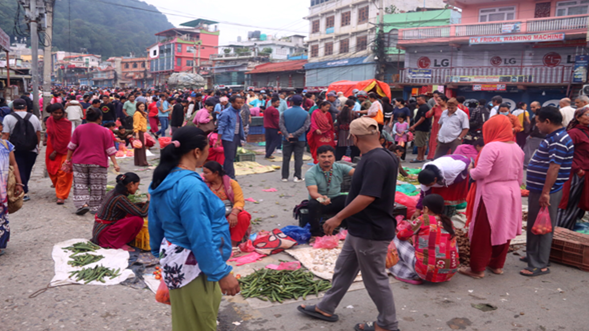 काठमाडौँ उपत्यकाको जनजीवन सामान्य बन्दै