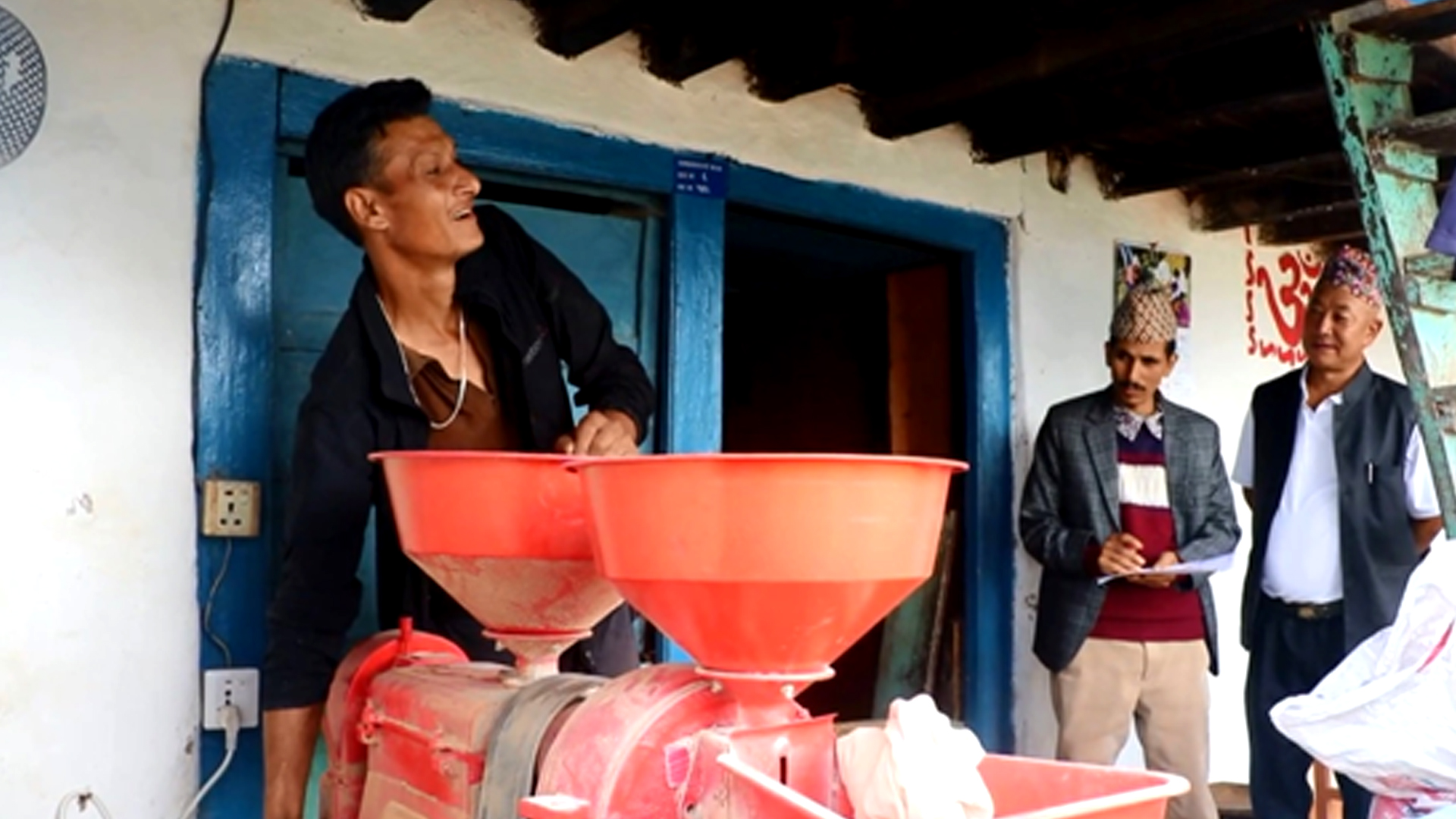 विद्युत् विस्तारपछि गाउँ–गाउँमा चल्छन् ‘विद्युतीय मिल’