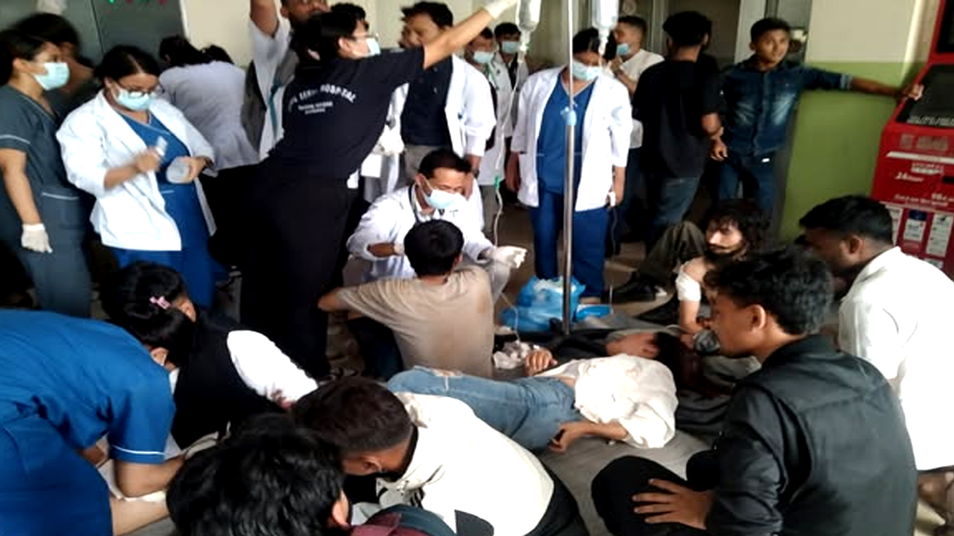 अस्पतालहरूमा भ्याइनभ्याइ उपचार, घाइते प्रदर्शनकारीलाई प्राथमिकता