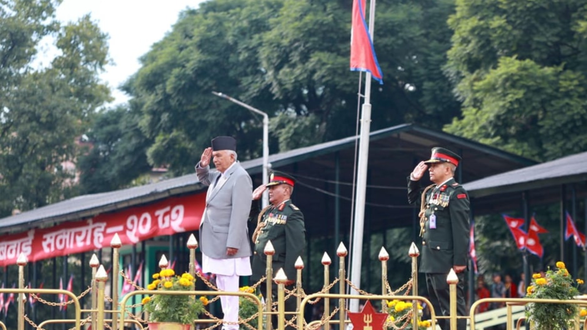 सैनिक मञ्च टुँडिखेलमा फूलपाती बढाइँ