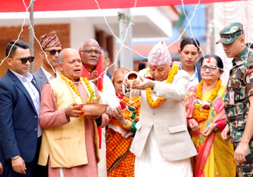 राष्ट्रपति पौडेलबाट गुह्येश्वरीमा अर्घ्यदान