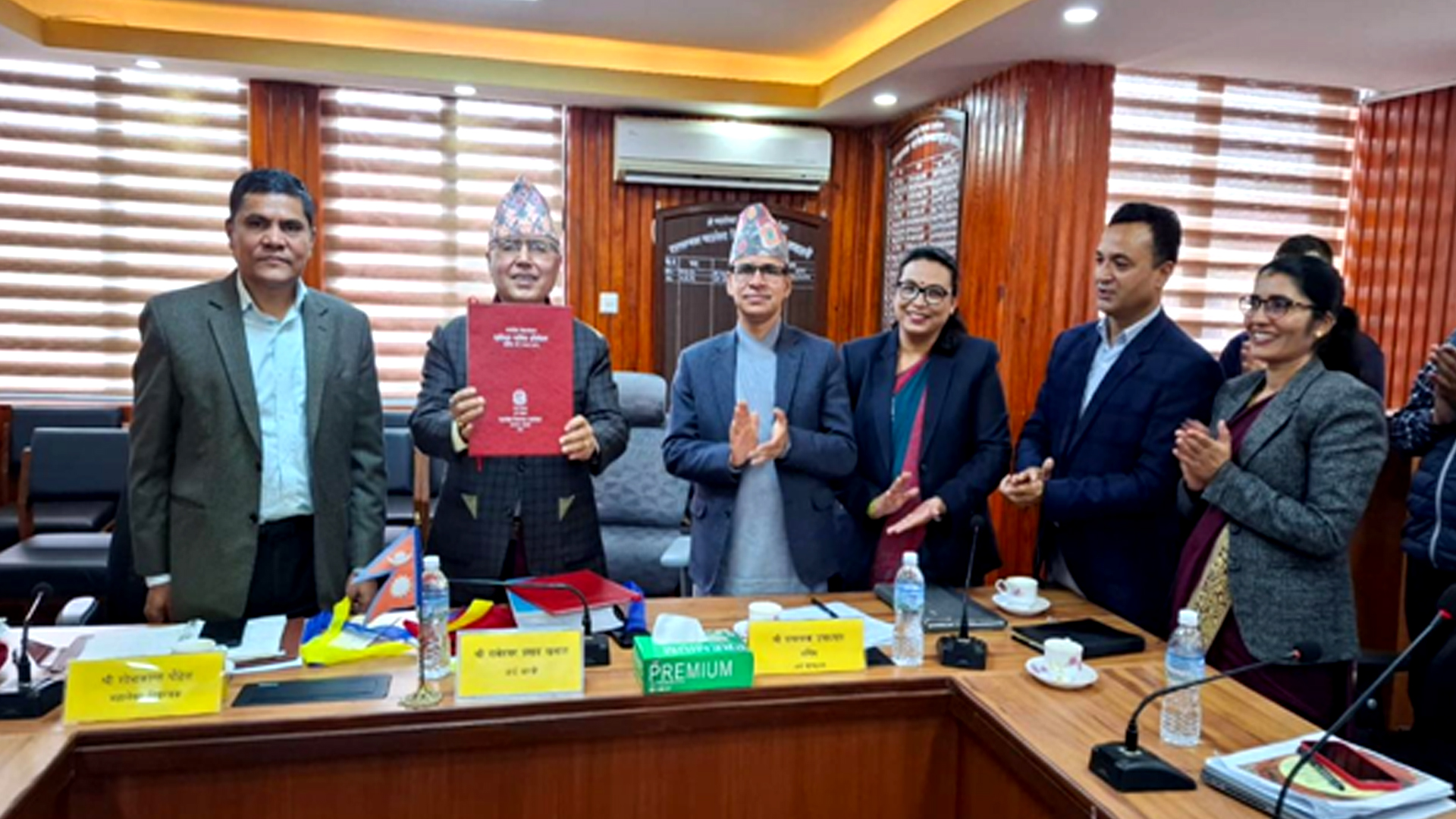 Untitled-2 copy आन्तरिक लेखापरीक्षण प्रतिवेदन र सरकारको सम्पत्तिको एकीकृत वार्षिक विवरण पेस