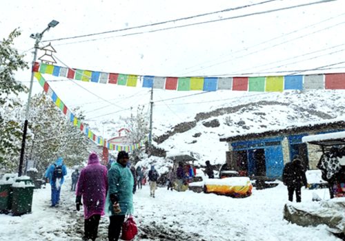 मुस्ताङमा कात्तिकमै  हिमपात : कागबेनीदेखि मुक्तिनाथसम्मको यात्रा नगर्न  आग्रह