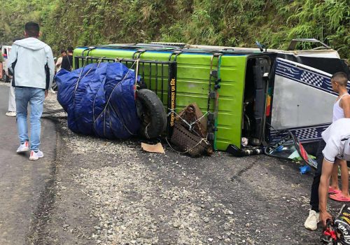 धादिङमा बलेरो दुर्घटनामा : १४ जना घाइते