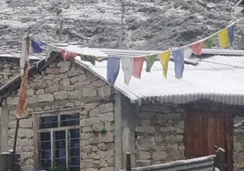 उत्तरी गोरखामा असोजमै हिमपात