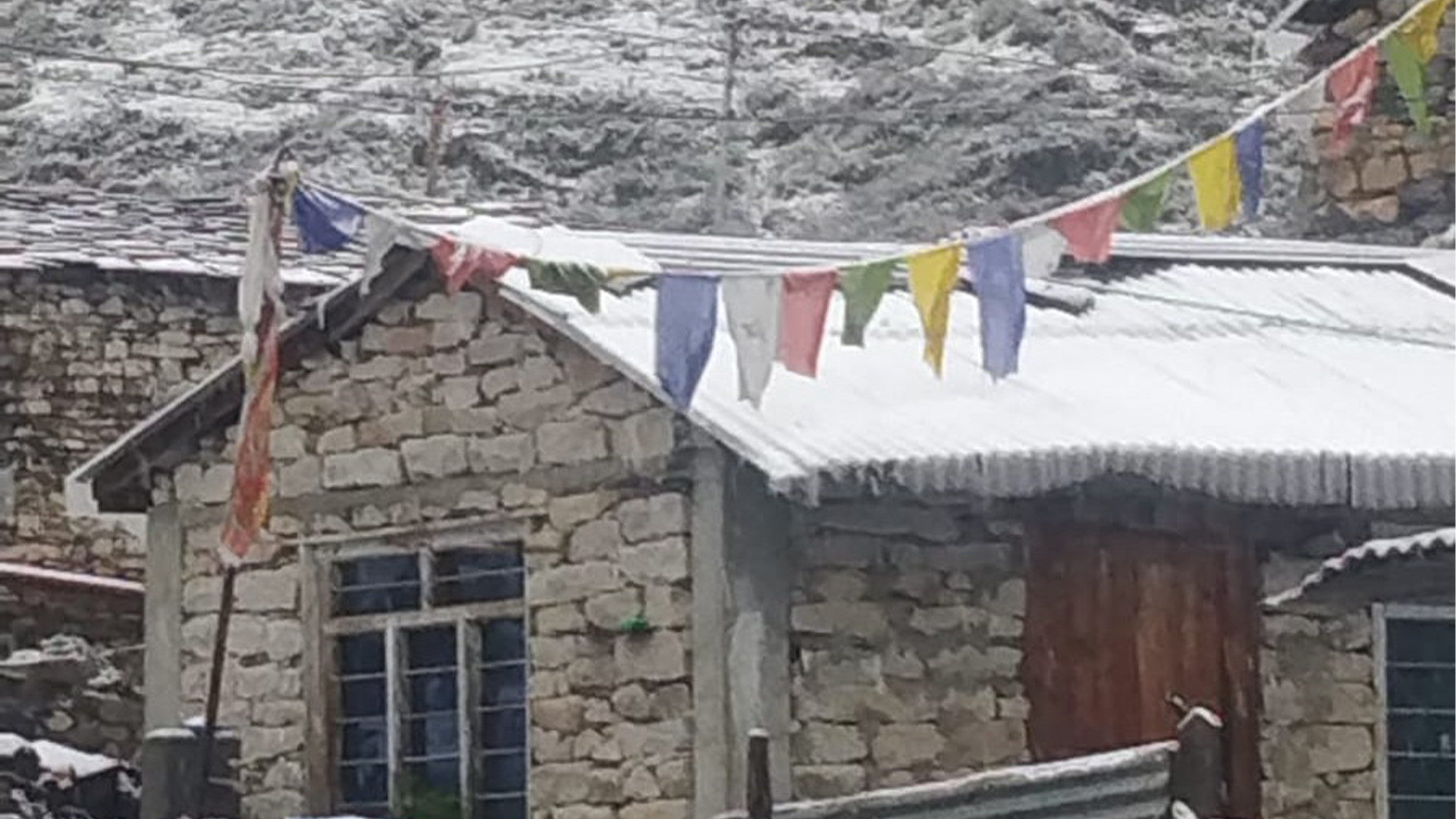 उत्तरी गोरखामा असोजमै हिमपात