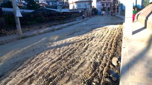 पशुपतिनाथ र बौद्धनाथ जोड्ने सडकमा ‘अस्फाल्ट प्रविधि’ को कालोपत्र