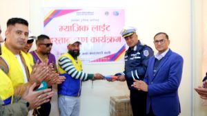 उपत्यक ट्राफिक प्रहरीलाई ‘म्याजिक लाइट’ हस्तान्तरण