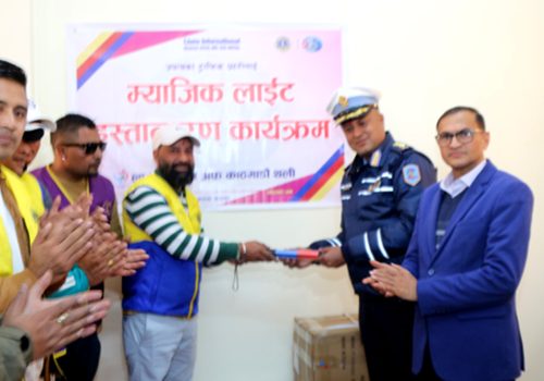 उपत्यक ट्राफिक प्रहरीलाई ‘म्याजिक लाइट’ हस्तान्तरण