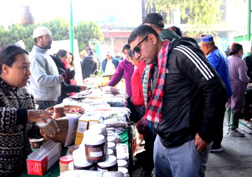 स्थानीय उत्पादन प्रवर्द्धन गर्न गोङ्गबुमा कृषि मेला