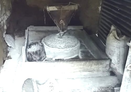 गाउँघरमा प्रयोग हुने परम्परागत पानीघट्टाको प्रचलन हराउँदै