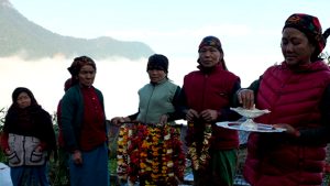 Untitled-3 copy घरबासले फेरिँदै कोरिखाका महिलाको दैनिकी