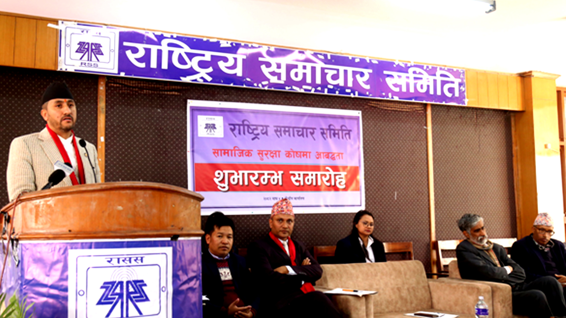 निर्वाचन सफल बनाउन सञ्चारमाध्यमको भूमिका महत्वपूर्ण छ : मन्त्री खरेल