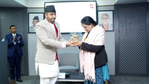 देश बनाउन कर्मचारीको भूमिका महत्वपूर्ण : सञ्चारमन्त्री खरेल