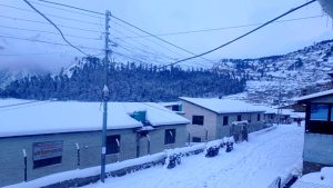 हिमपातले सुदूरपहाडका राजमार्ग र विद्युत् सेवा अवरुद्ध, जनजीवन प्रभावित